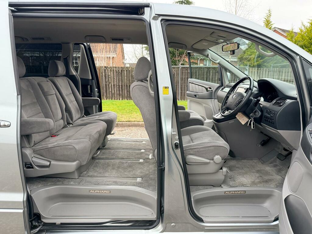 Toyota Alphard White #9