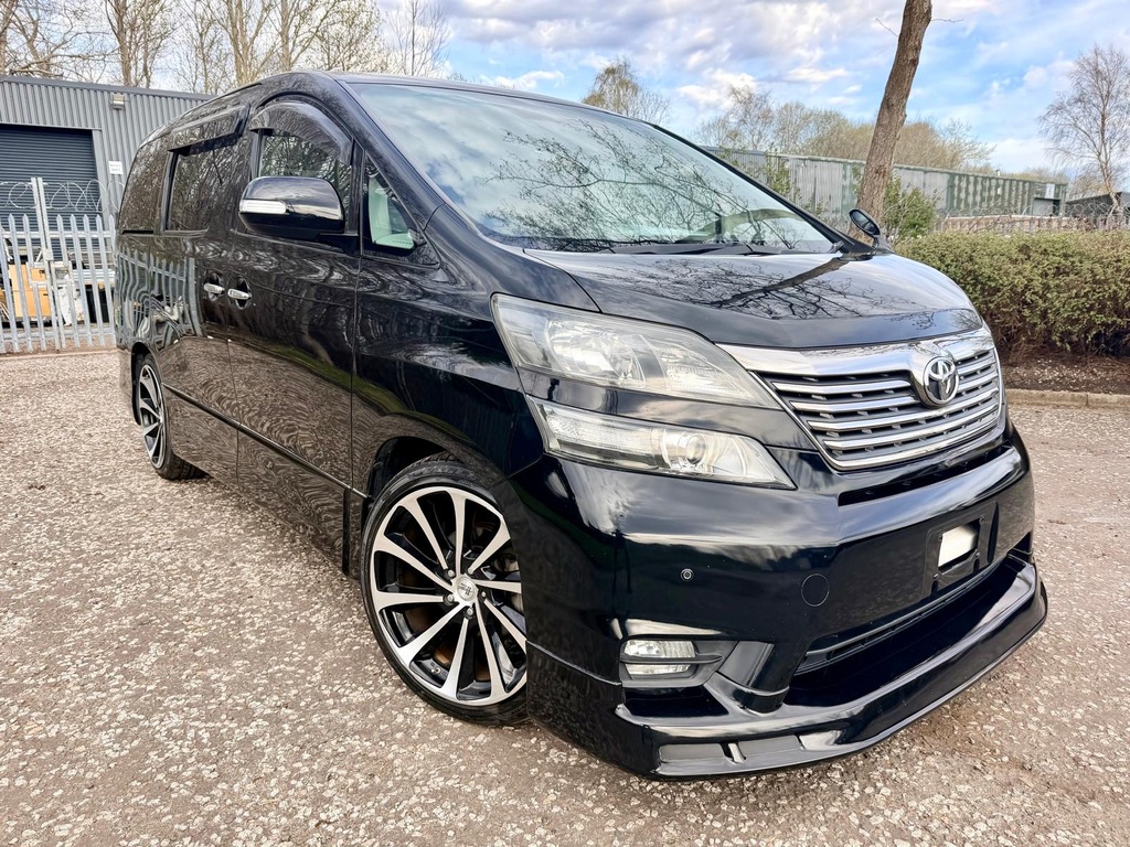 Toyota Vellfire Fresh Import Z Platinum 2.4 7 Seats Mpv Elect Black