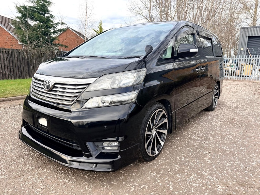 Toyota Vellfire Fresh Import Z Platinum 2.4 7 Seats Mpv Elect  Black #3