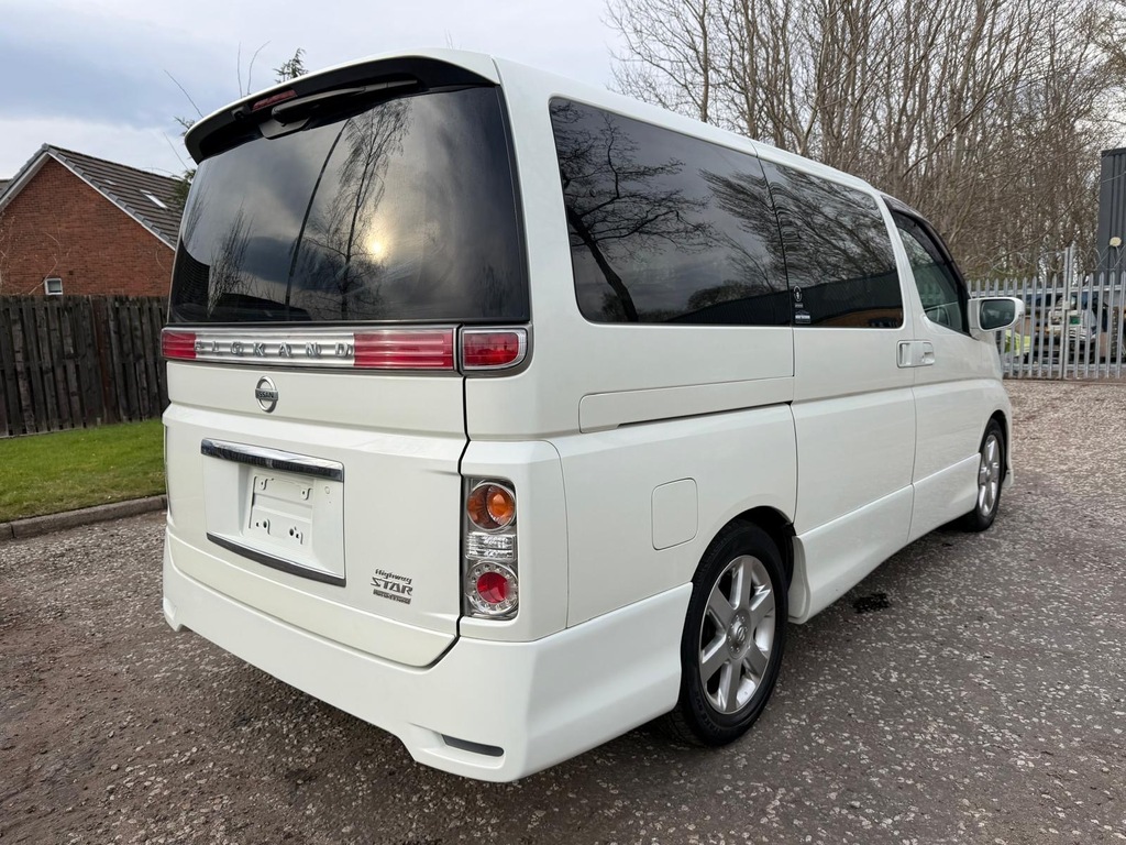 Nissan Elgrand Fresh Import Highway Star 8 Seats Mpv 4 Grade White #4