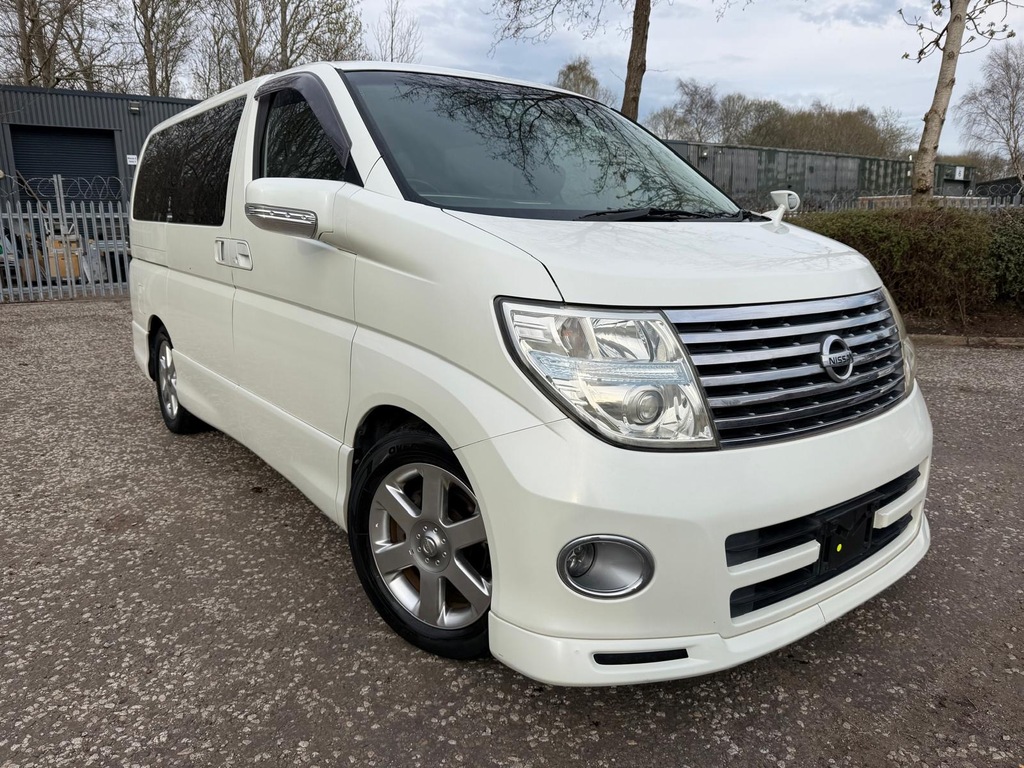 Nissan Elgrand Fresh Import Highway Star 8 Seats Mpv 4 Grade White