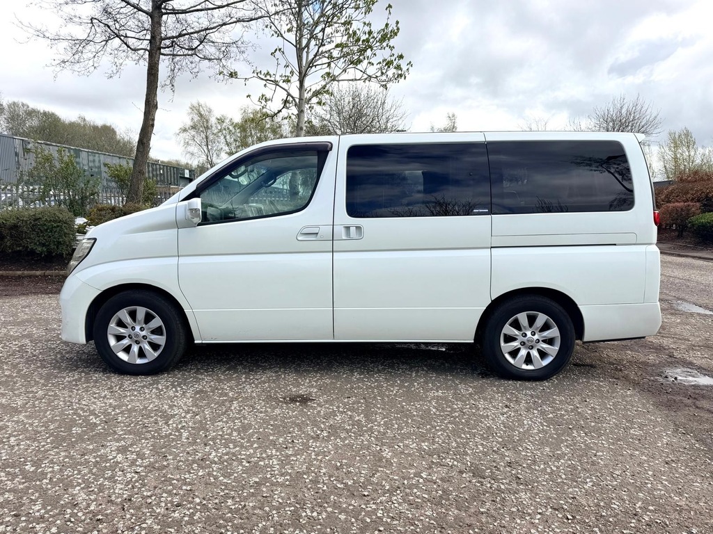 Nissan Elgrand Pop Top Camper White #7