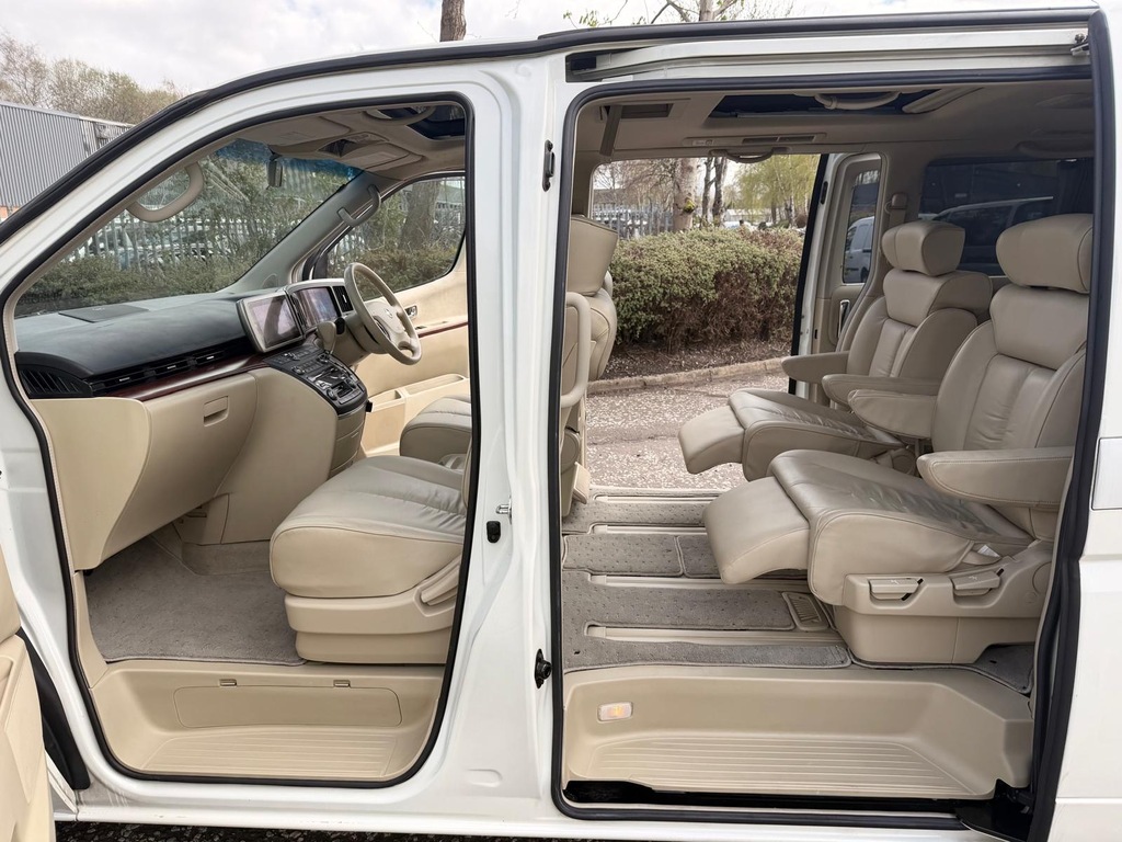 Nissan Elgrand Pop Top Camper White #12