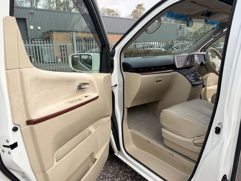 Nissan Elgrand Pop Top Camper White #11