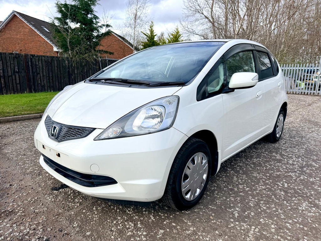 Honda Fit Jazz Fresh Import 1.3 Hatchba White #3
