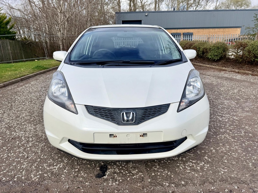 Honda Fit Jazz Fresh Import 1.3 Hatchba White #2