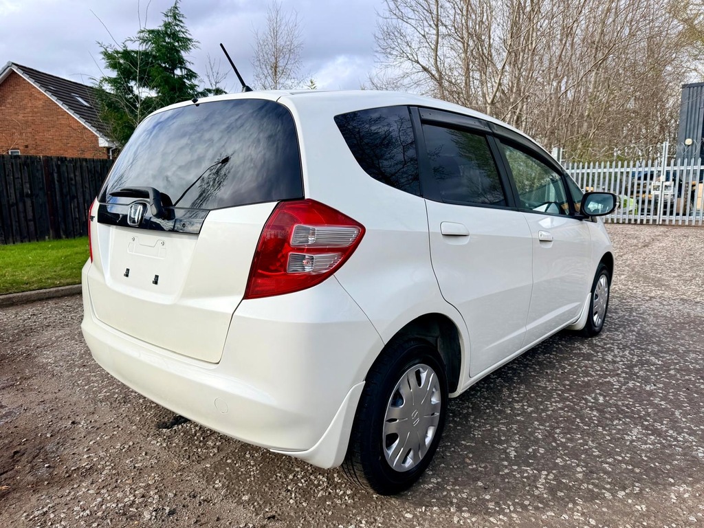 Honda Fit Jazz Fresh Import 1.3 Hatchba White #6