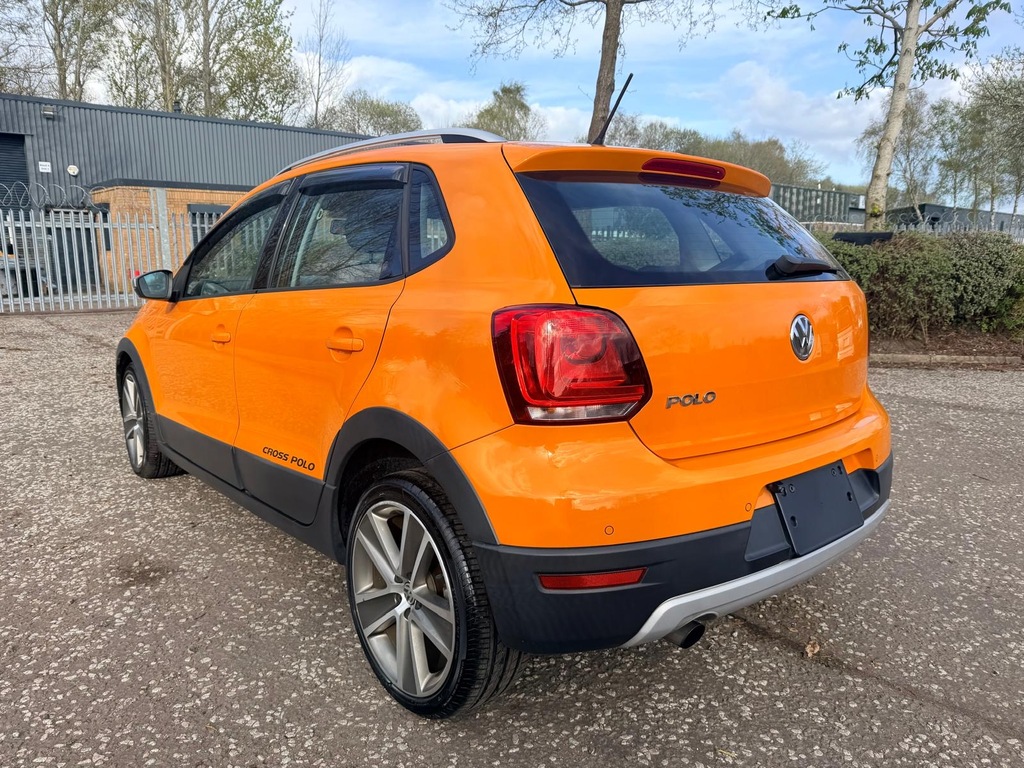 Volkswagen Polo Polo Fresh Import 1.2 Tsi Hatchba Orange #6