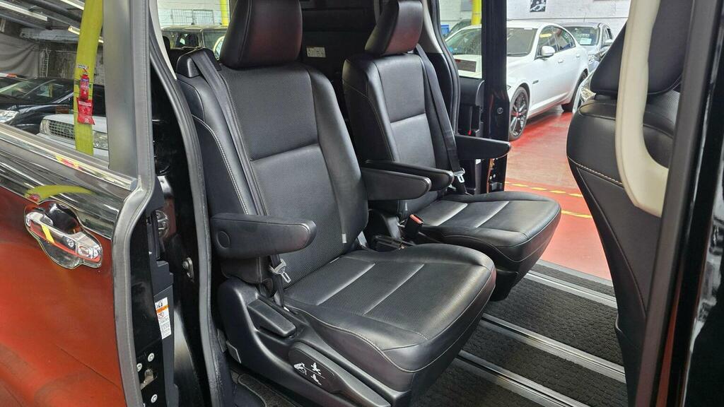 Toyota Voxy Mpv Esquire 1.8 Hybrid Black Leather Spec 201464 YK64RHP Black #4