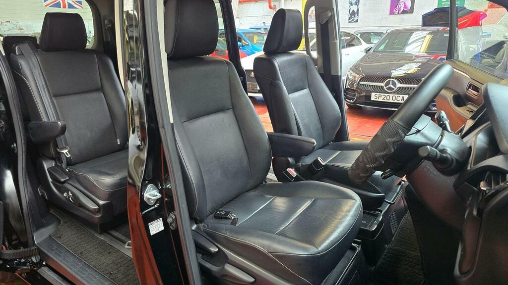 Toyota Voxy Mpv Esquire 1.8 Hybrid Black Leather Spec 201464 YK64RHP Black #3