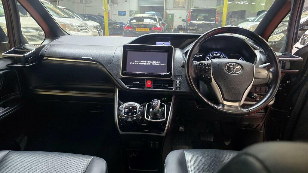 Toyota Voxy Mpv Esquare 1.8 Hybrid Leather 7 Seats Ulez 2015 Black #4