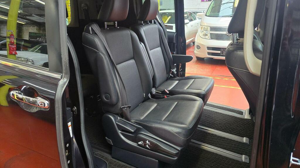 Toyota Voxy Mpv Esquare 1.8 Hybrid Leather 7 Seats Ulez 2015 Black #6