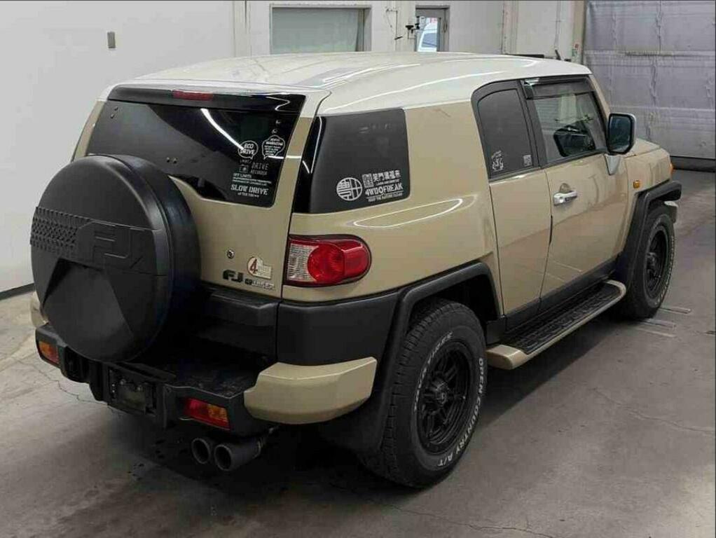 Toyota FJ Cruiser Suv 201313 Beige #2