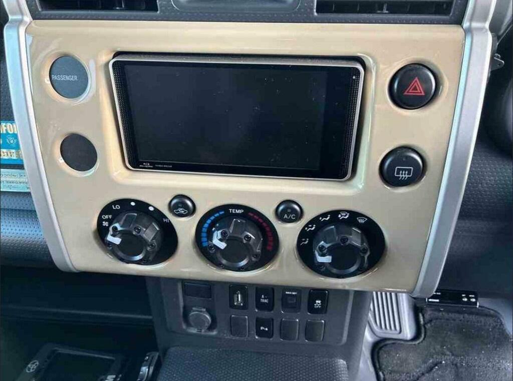 Toyota FJ Cruiser Suv 201313 Beige #6