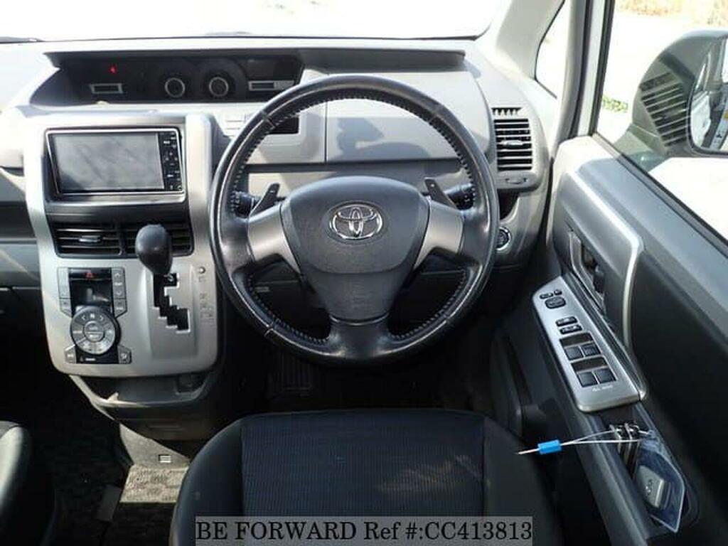 Toyota Voxy Mpv Wheel Chair Access Mobility Ramp 201010 White #4