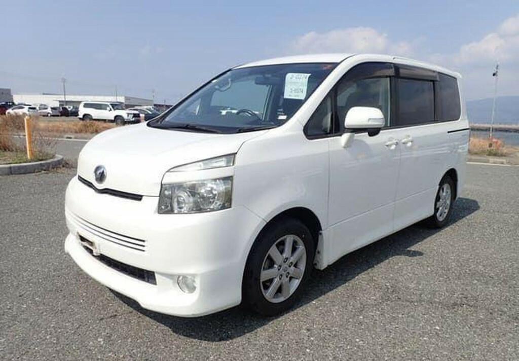 Toyota Voxy 2.0 Purple #11