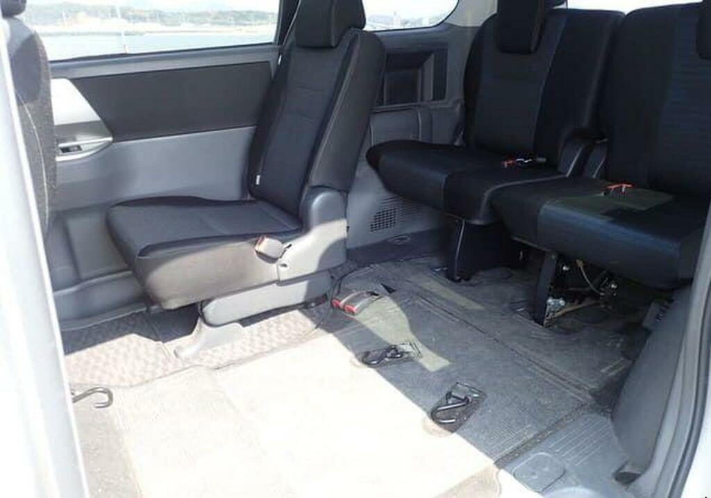 Toyota Voxy Mpv Wheel Chair Access Mobility Ramp 201010 White