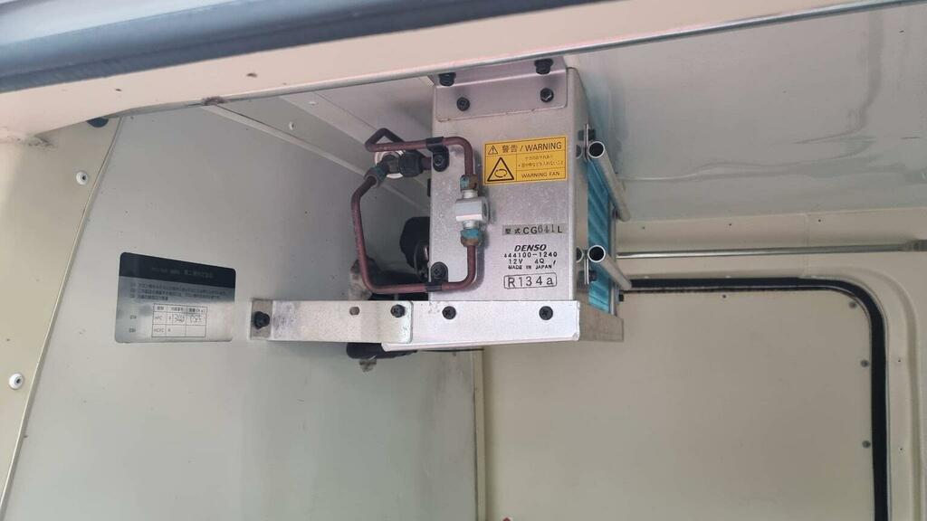 Daihatsu HiJet Temperature Controlled Cargo 660Cc Freezer Va White #4