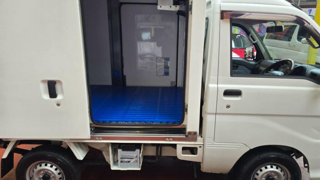 Daihatsu HiJet Cargo 660Cc Freezer Van Ulez Free White #9