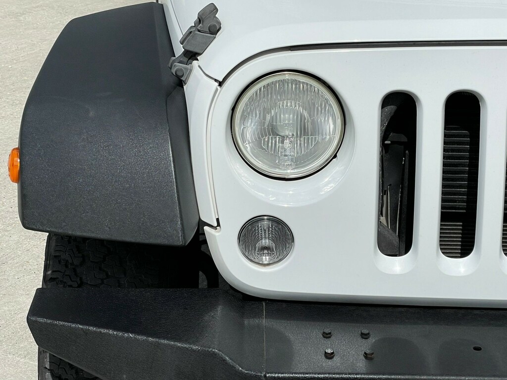 Jeep Wrangler 3.6 V6 Sahara Convertible With Hard Top White #6