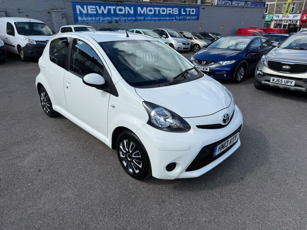 Toyota Aygo Hatchback 1.0 Vvt-i Ice Euro 5 201313 White