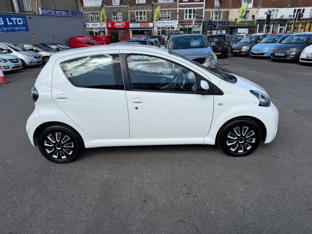 Toyota Aygo Hatchback 1.0 Vvt-i Ice Euro 5 201313 White #2