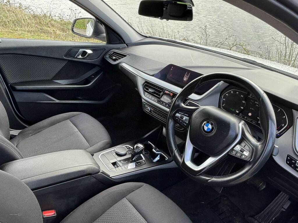 BMW 1 Series 116D Se Step YH69YKL White #6
