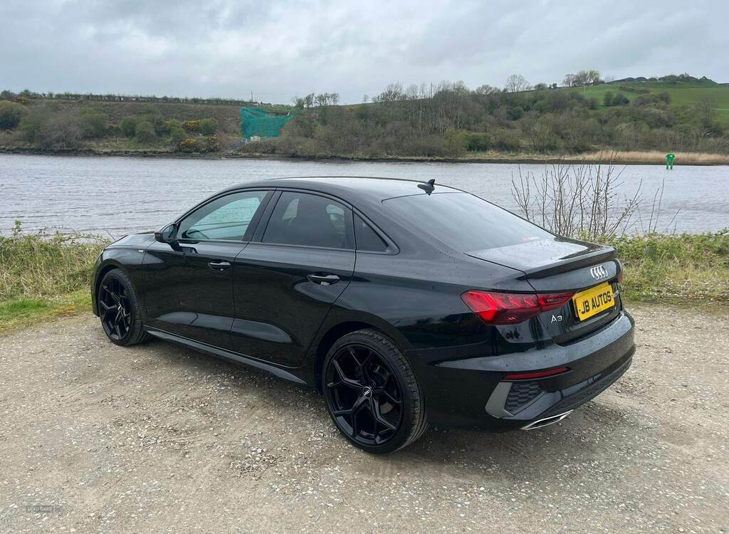 Audi A3 30 Tfsi S Line MK72EZS Black #4
