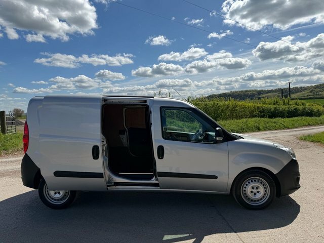 Vauxhall Combo 2016 1.3 Cdti 2300 Ecoflex 16V Panel Van Diese Silver #2