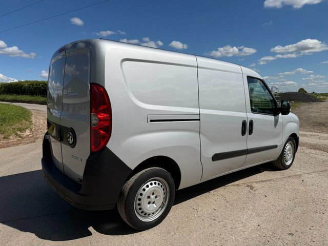 Vauxhall Combo 2016 1.3 Cdti 2300 Ecoflex 16V Panel Van Diese Silver #3