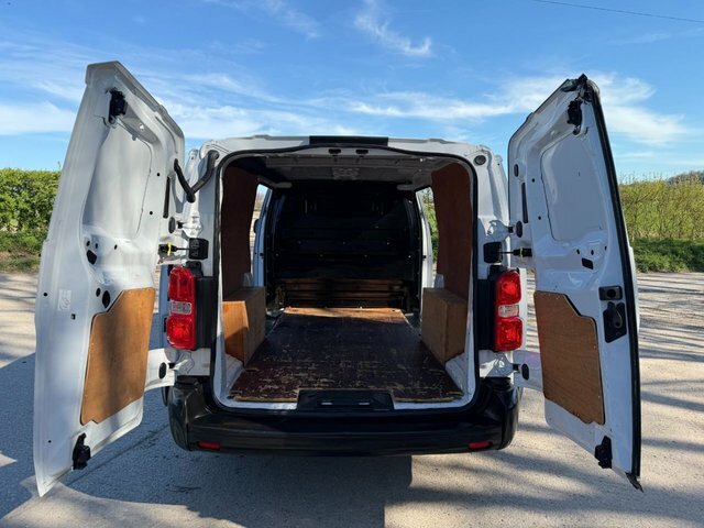 Vauxhall Vivaro 2023 1.5 Turbo D 2900 Prime Panel Van 6Dr M DP23KGY White #5