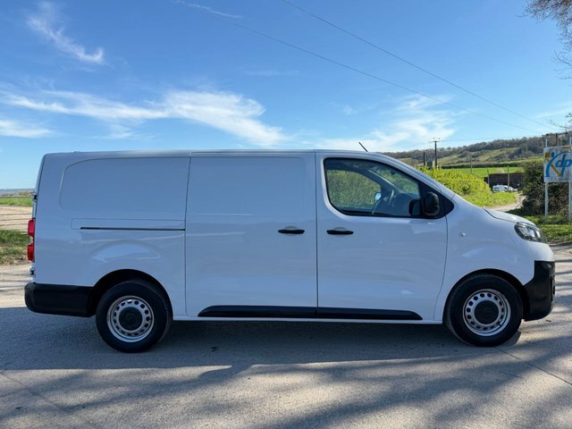 Vauxhall Vivaro 2023 1.5 Turbo D 2900 Prime Panel Van 6Dr M White