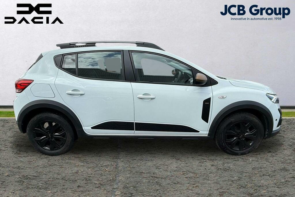 Dacia Sandero Stepway 1.0 Tce Extreme Hatchback GL73UWV White #4