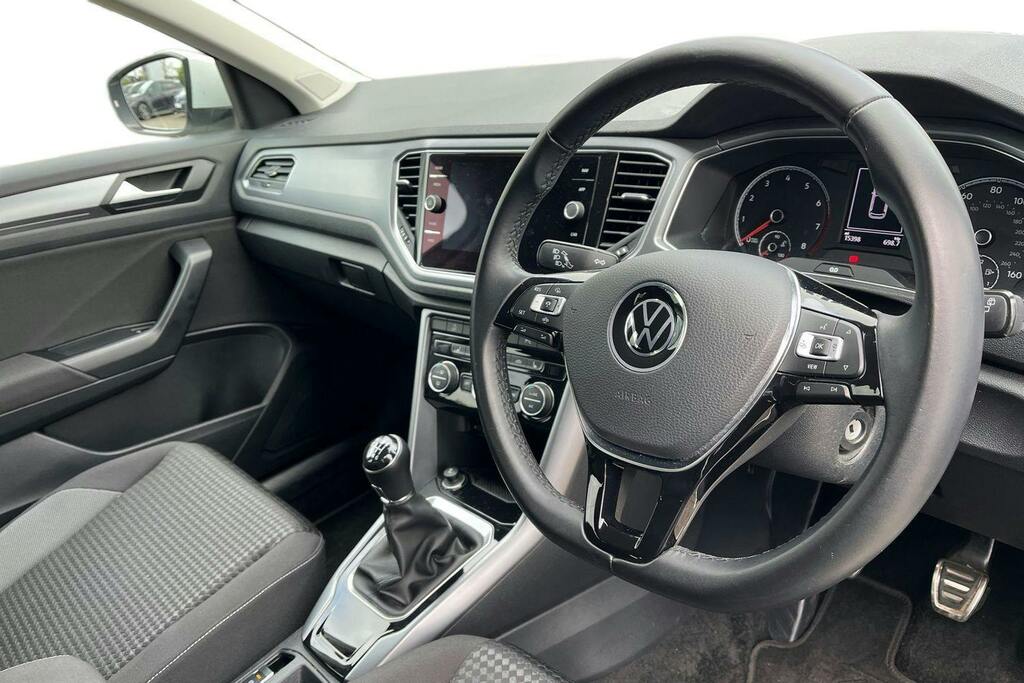 Volkswagen T-Roc 1.5 Tsi Evo Active Suv White #6