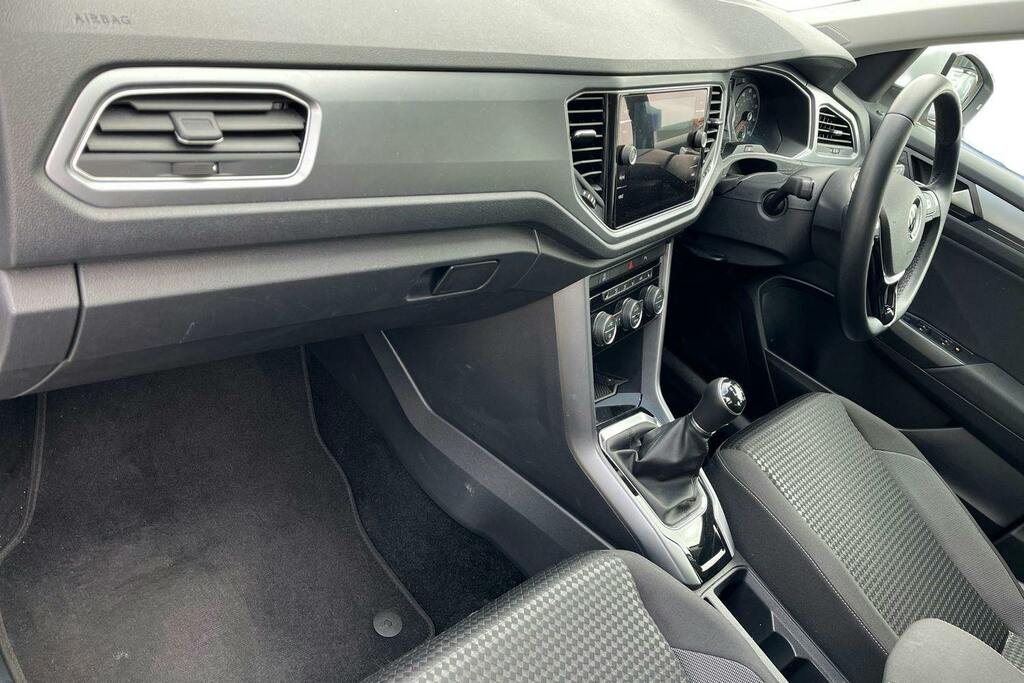 Volkswagen T-Roc 1.5 Tsi Evo Active Suv White #2