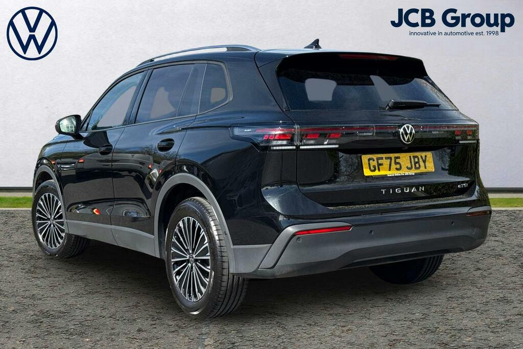 Volkswagen Tiguan 1.5 Etsi Mhev Match Suv Hybrid Dsg GF75JBY Black #3