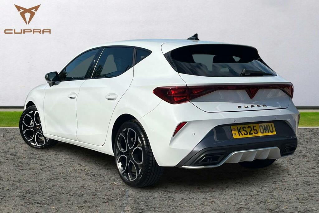 Cupra Leon 1.5 Tsi V1 Hatchback KS25OMU White #3