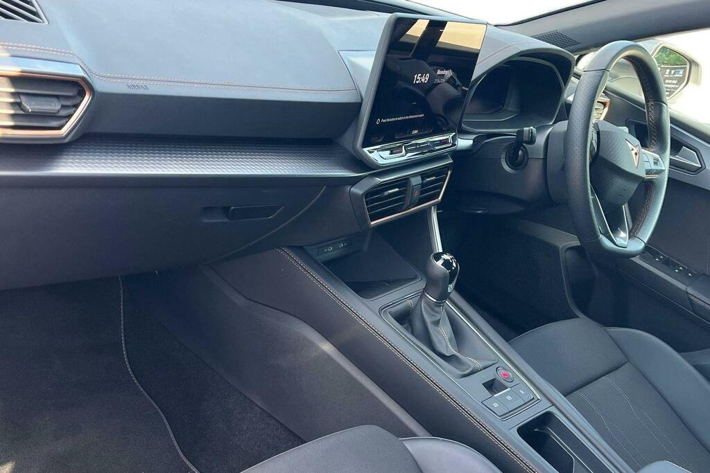 Cupra Leon 1.5 Tsi V1 Hatchback KS25OMU White #2