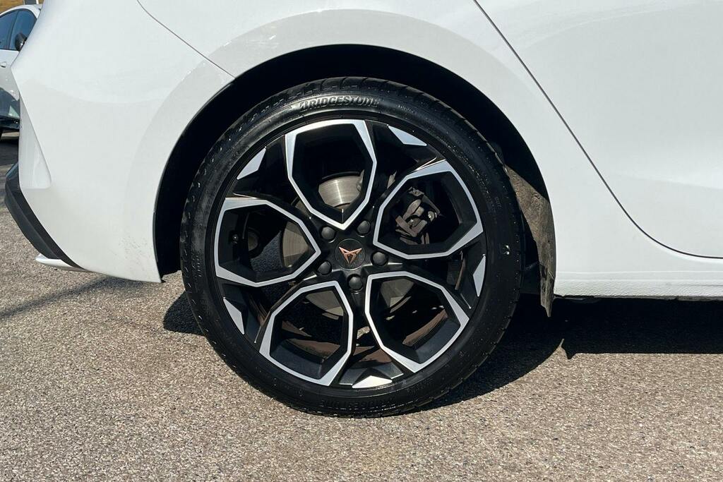 Cupra Leon 1.5 Tsi V1 Hatchback KS25OMU White #5