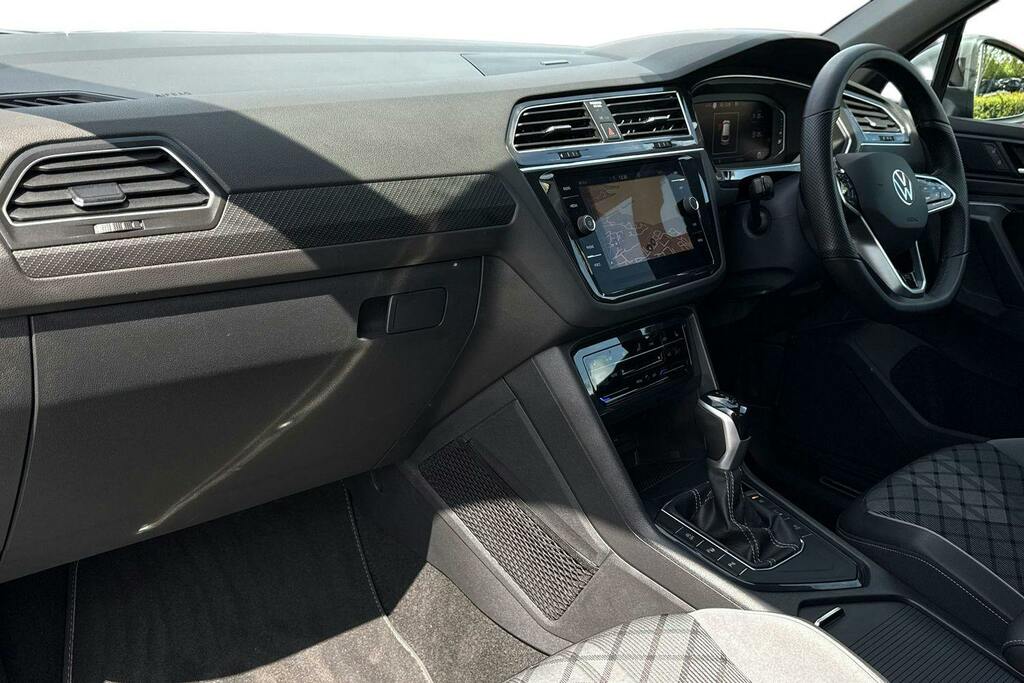 Volkswagen Tiguan 1.5 Tsi R-line Suv Dsg VK23FVP Grey #2
