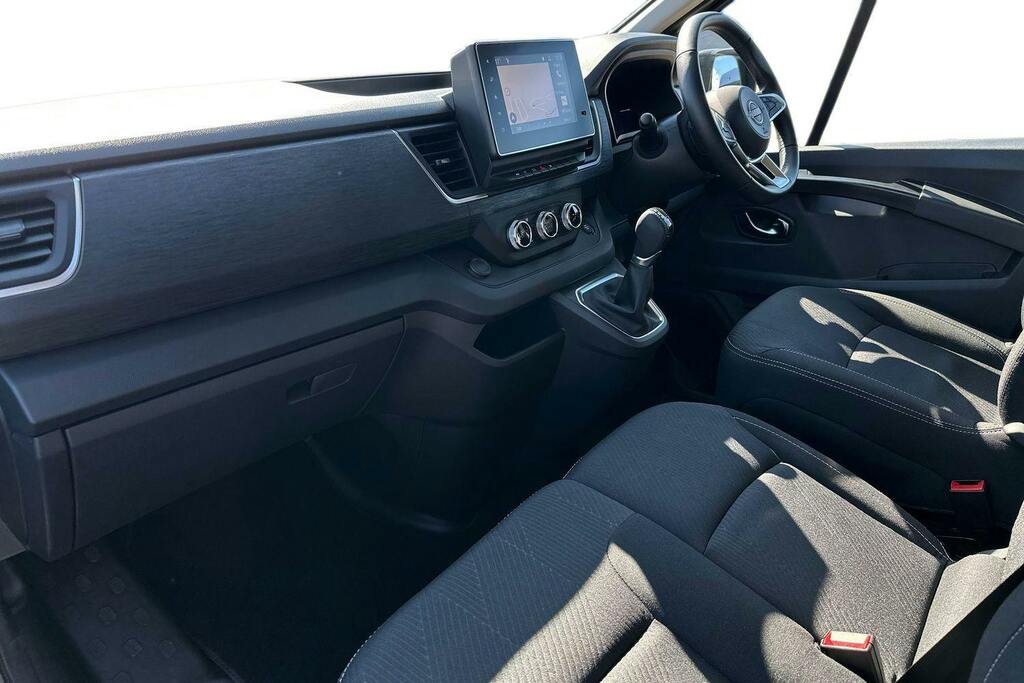 Nissan Primastar 2.0 Dci 30 Tekna Panel Van Dct L2 HG74FNH Grey #2