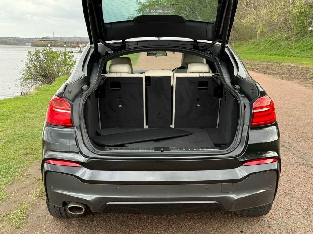 BMW X4 2L M Sport YN18UVZ Black #6