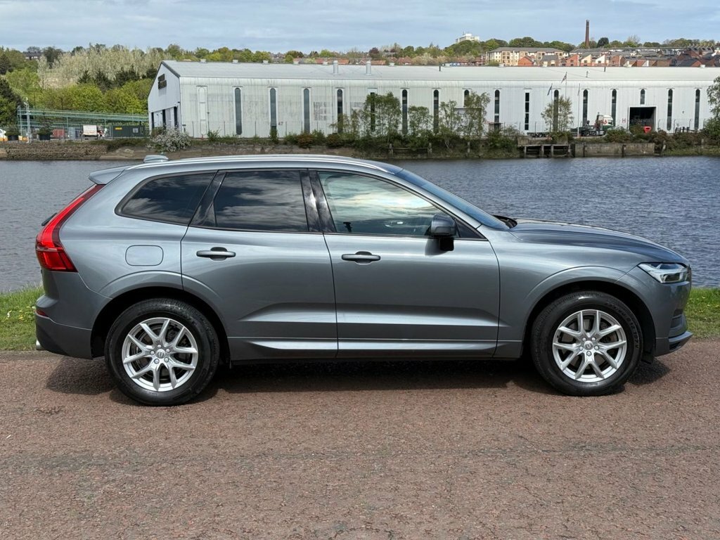 Volvo XC60 2L Momentum NC19TZU Grey #3
