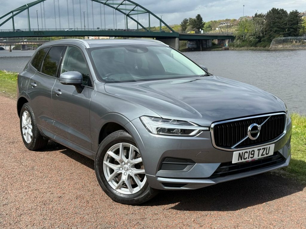 Volvo XC60 2L Momentum Grey