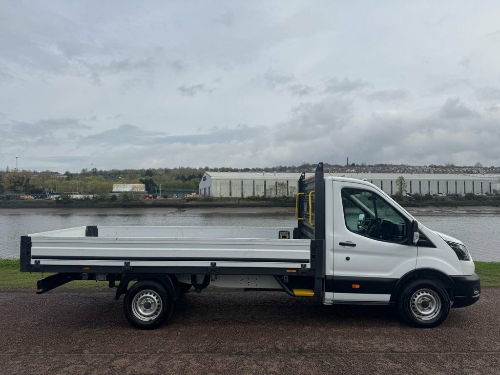 Ford Transit Custom 2L Leader LO71RHK White #2