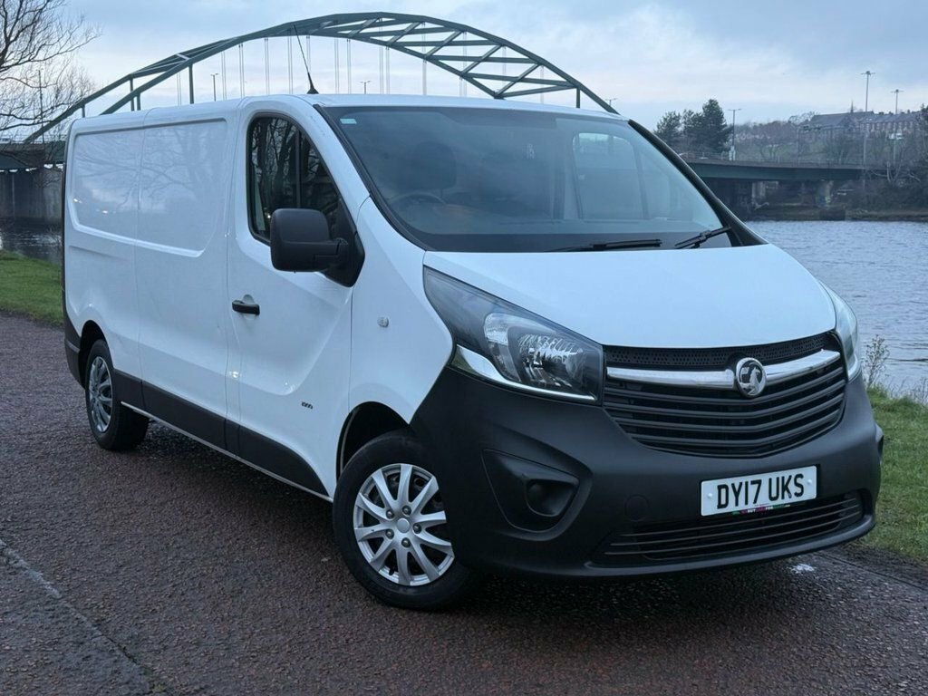 Vauxhall Vivaro Mpv White