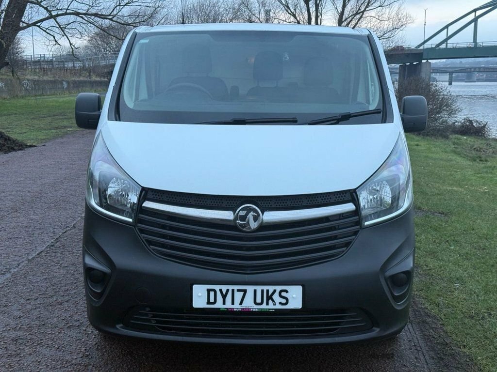Vauxhall Vivaro Mpv DY17UKS White #2