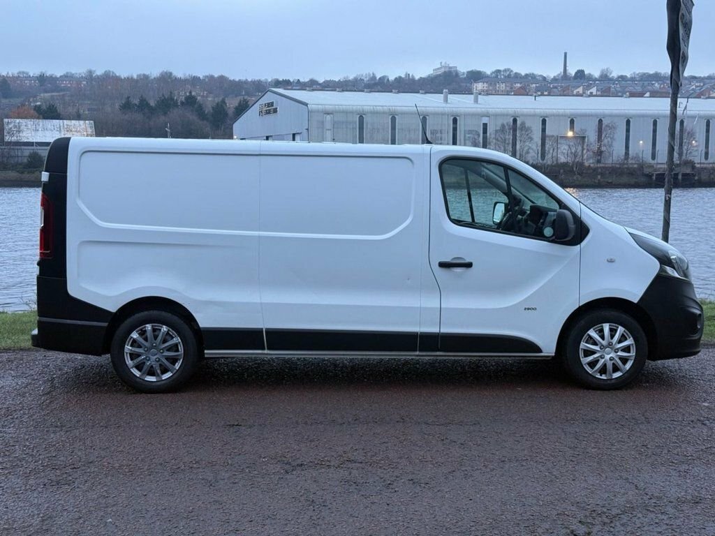 Vauxhall Vivaro Mpv DY17UKS White #3