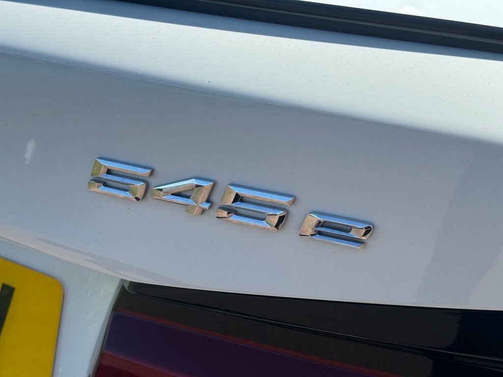 BMW 5 Series Saloon YA72AHV White #6
