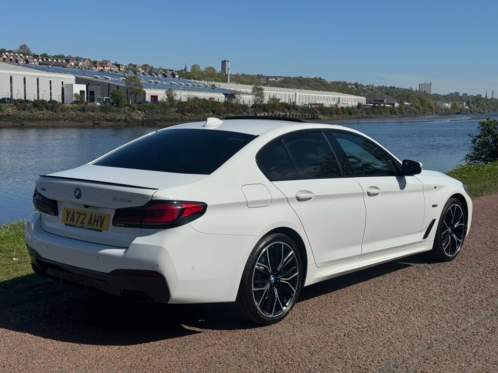BMW 5 Series Saloon YA72AHV White #4